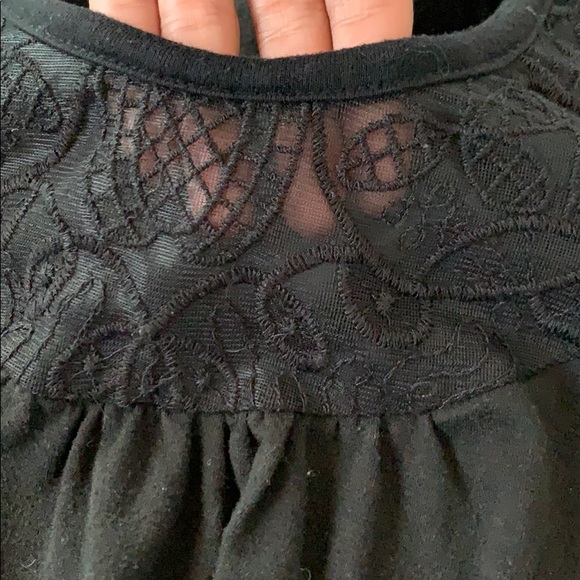 Lace front top - Picture 2 of 2